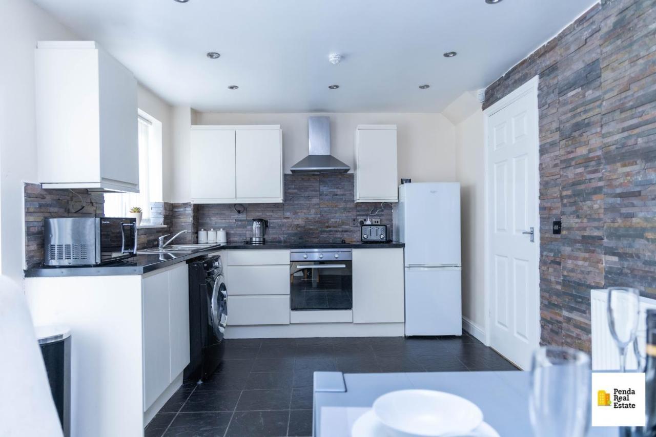 Penda Contractor And Leisure Guests Nottingham Villa Exterior photo